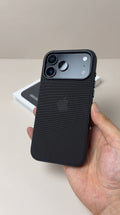 Capinha Tech Woven Magsafe (iPhone 18 e 17)